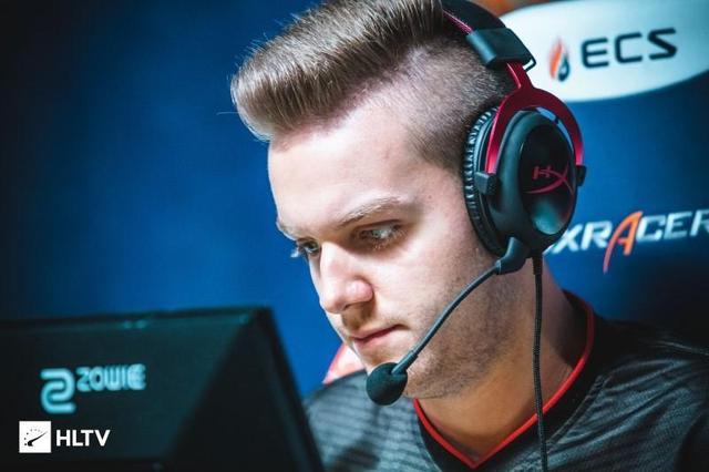 UP战队官宣：Smlz即日起正式成为自由人。